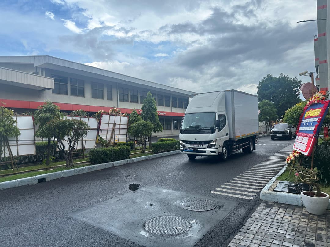 Review Mitsubishi FUSO eCanter: Ini Harus Didukung Pemerintah Indonesia! Karena Bisa Jadi Solusi Transportasi Bisnis Ramah Lingkungan
