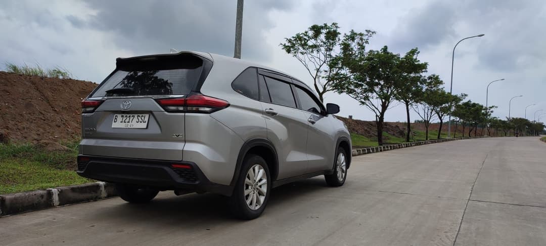 /uploads/Innova_Zenix_Rear_4_2111e0e4d0.jpeg