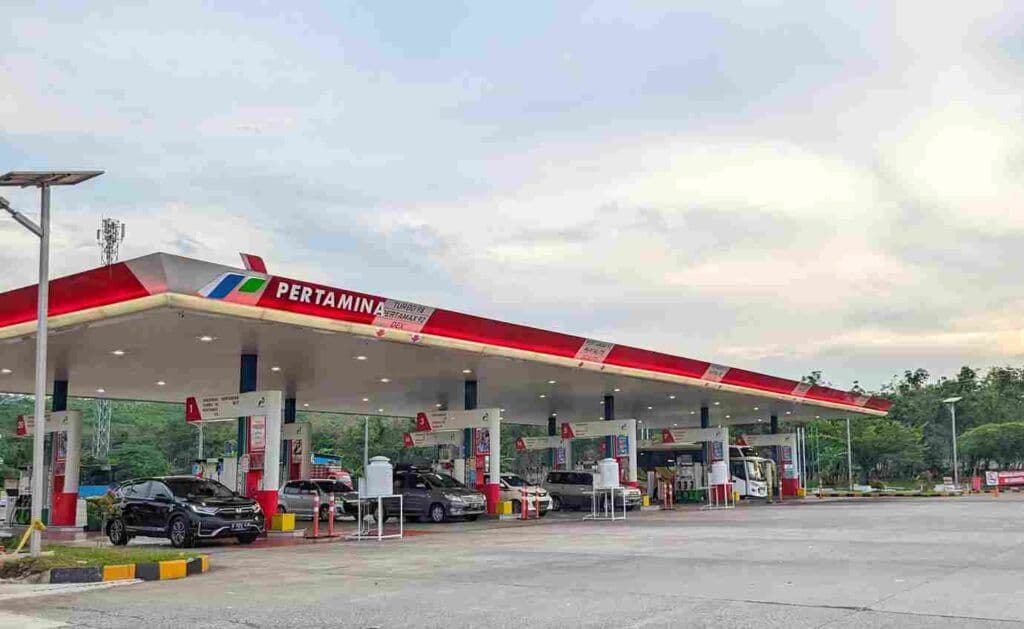 Harga Pertamax Naik Jadi Rp16.250 per Liter, Masyarakat Keluh Efek Domino Mengintai