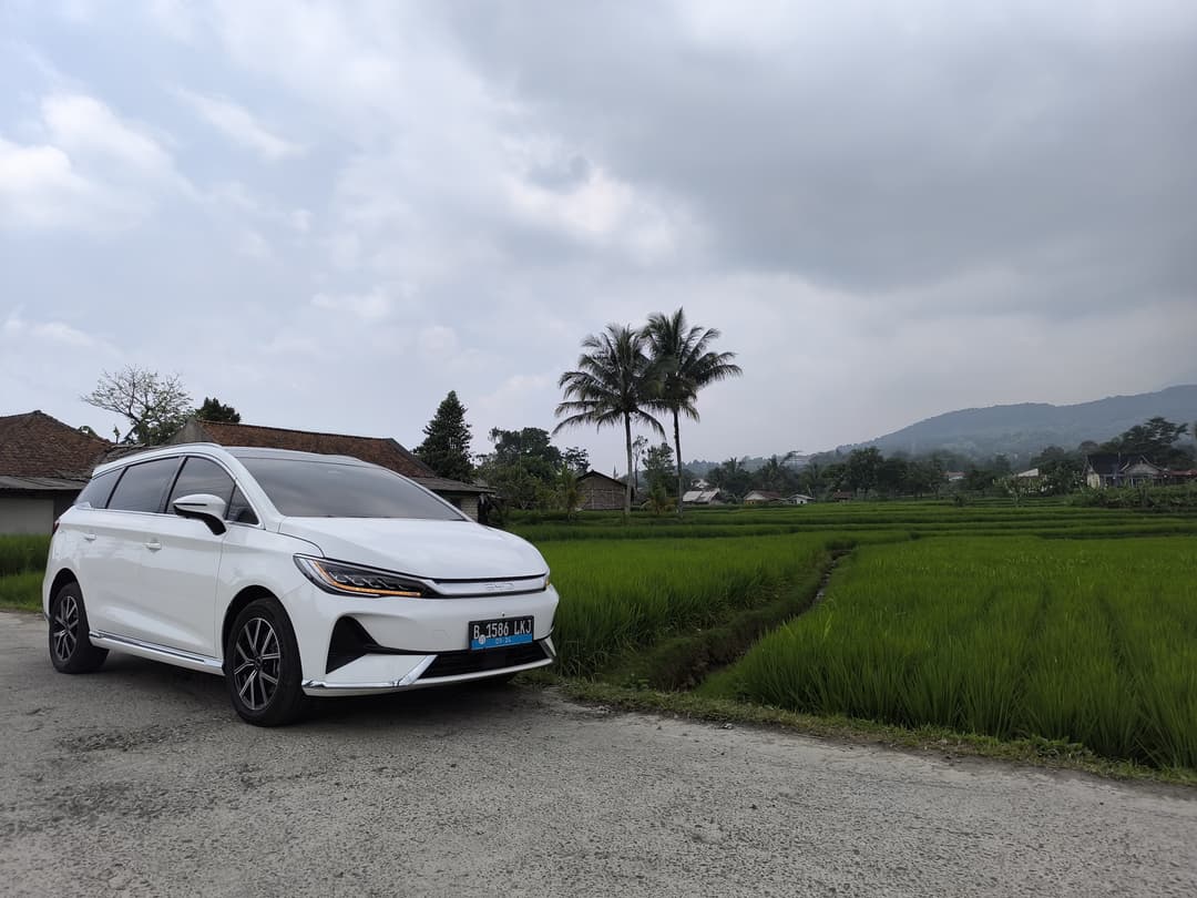 BYD M6 Superior 6-Seater: Blusukan Naik Mobil Keluarga Listrik Pertama Di Indonesia
