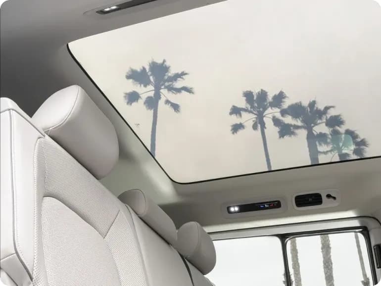 /uploads/volkswagen_id_buzz_A_Panoramic_Glass_Roof_0ba6760379.webp